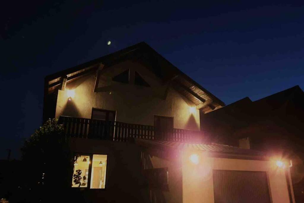 Bod Casa Andreea. Cheerful 4-Bedroom Villa المظهر الخارجي الصورة
